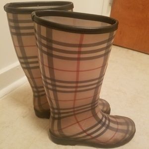 Burberry traditional pattern rain boots size 6